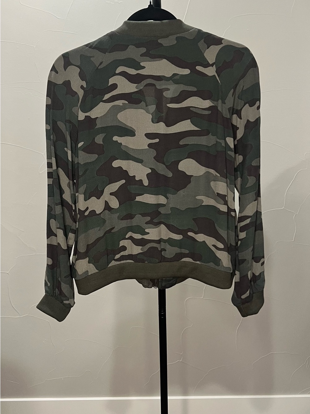 BB Dakota Camo Crewneck Sweater - Green Camouflage women’s M